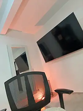 Snapshot of kem_hott chatting on October 10, 2025, 4:57 am kem hott online show from October 10, 2025, 4:57 am