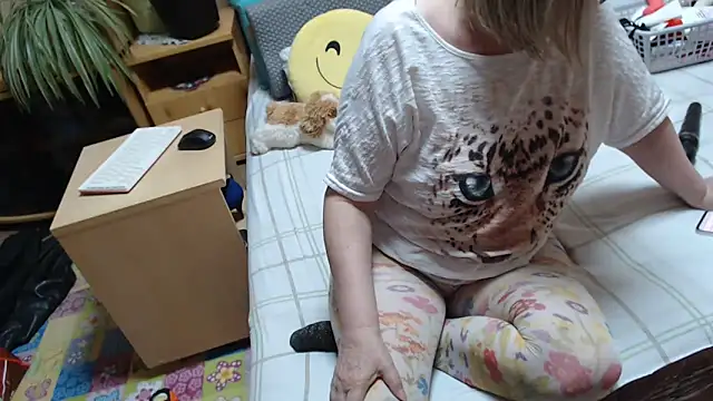 Margaret-milf online show from April 15, 2026, 7:58 pm