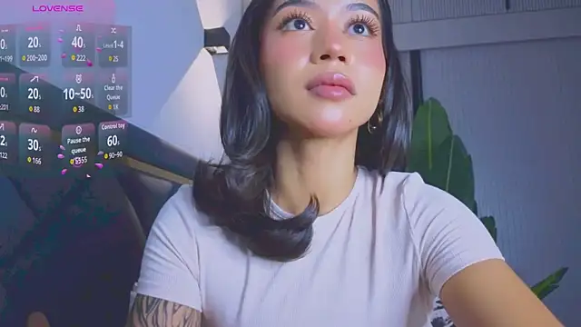 Snapshot of Mia_Tin chatting on November 7, 2025, 5:39 pm Mia Tin online show from November 7, 2025, 5:39 pm