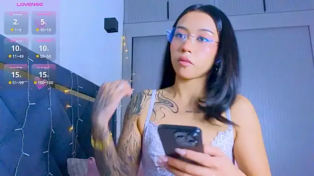 Snapshot of Mia_Tin chatting on January 7, 2026, 12:10 pm Mia Tin online show from January 7, 2026, 12:10 pm