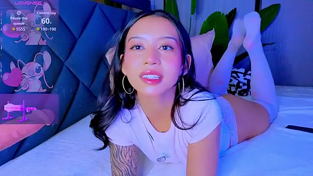 Mia Tin online show from April 10, 2026, 10:17 pm