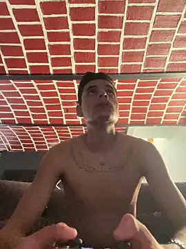 Snapshot of brianor89 chatting on September 27, 2025, 9:54 pm brianor89 online show from September 27, 2025, 9:54 pm