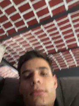 Snapshot of brianor89 chatting on October 18, 2025, 5:37 pm brianor89 online show from October 18, 2025, 5:37 pm