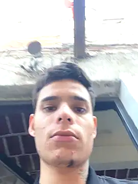 Snapshot of brianor89 chatting on October 15, 2025, 2:47 pm brianor89 online show from October 15, 2025, 2:47 pm