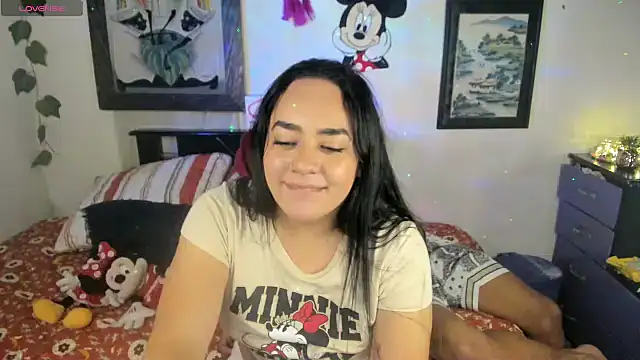 kimgodoy online show from November 16, 2025, 3:11 am