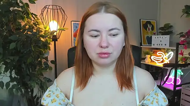 Snapshot of LAYLAxSTAR chatting on February 9, 2026, 7:17 am LAYLAxSTAR online show from February 9, 2026, 7:17 am