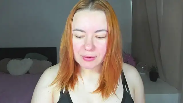 Snapshot of LAYLAxSTAR chatting on February 18, 2026, 7:17 am LAYLAxSTAR online show from February 18, 2026, 7:17 am