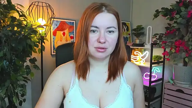 Snapshot of LAYLAxSTAR chatting on December 16, 2025, 7:34 am LAYLAxSTAR online show from December 16, 2025, 7:34 am