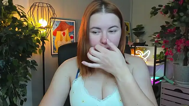 LAYLAxSTAR online show from November 25, 2025, 7:30 am