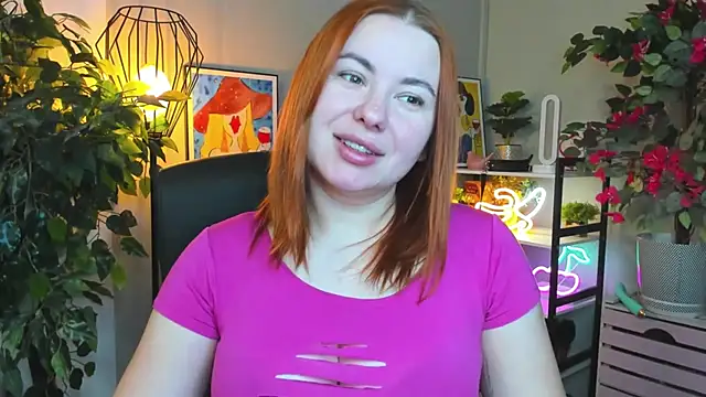 Snapshot of LAYLAxSTAR chatting on December 15, 2025, 7:25 am LAYLAxSTAR online show from December 15, 2025, 7:25 am