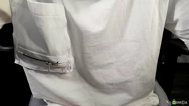 Courtney Luv online show from November 4, 2025, 12:09 pm