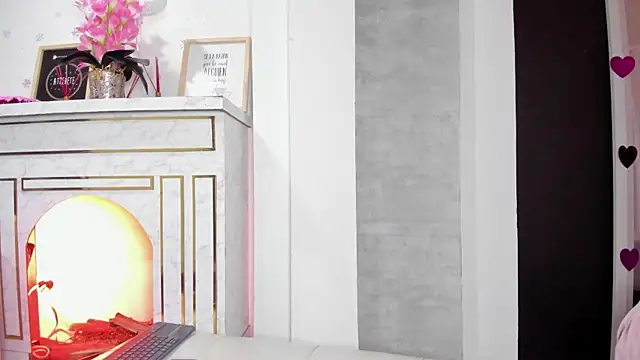  liathompsom09 online show from February 28, 2025, 4:53 pm