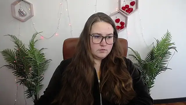 XX Daniella XX online show from April 13, 2026, 6:28 am