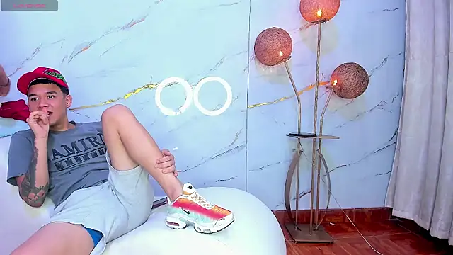 Snapshot of SecretsParty chatting on November 3, 2025, 7:39 pm SecretsParty online show from November 3, 2025, 7:39 pm