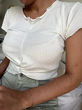 DulceMya6 online show from February 10, 2026, 7:57 pm