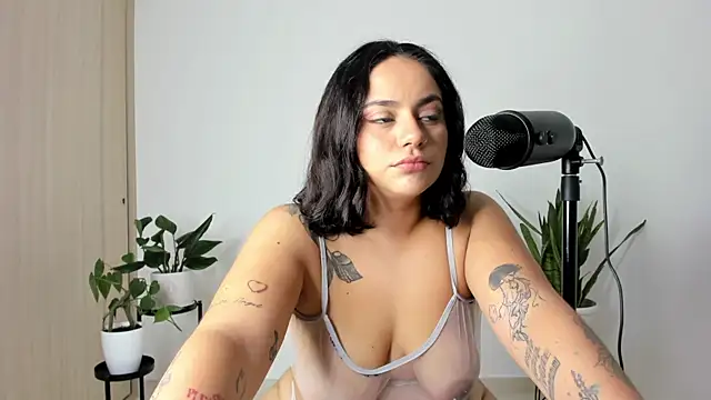 susy angel online show from November 30, 2025, 1:17 am