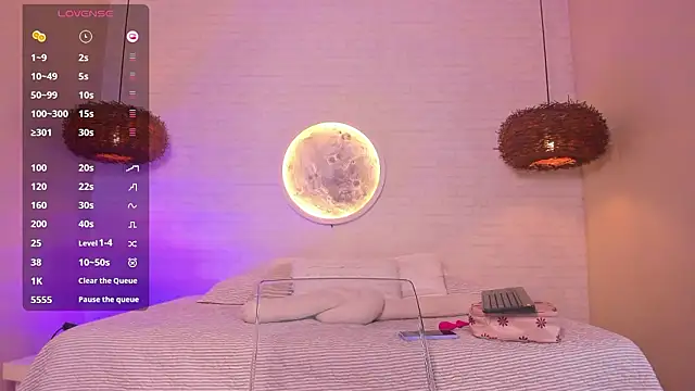 sophi cooper29 online show from February 12, 2026, 8:52 pm