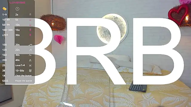 sophi cooper29 online show from February 27, 2026, 9:36 pm