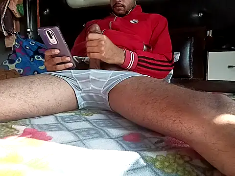 Snapshot of LoLZzZz_ chatting on January 5, 2025, 6:35 am LoLZzZz online show from January 5, 2025, 6:35 am