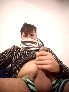 Snapshot of LoLZzZz_ chatting on March 1, 2026, 5:24 pm LoLZzZz online show from March 1, 2026, 5:24 pm