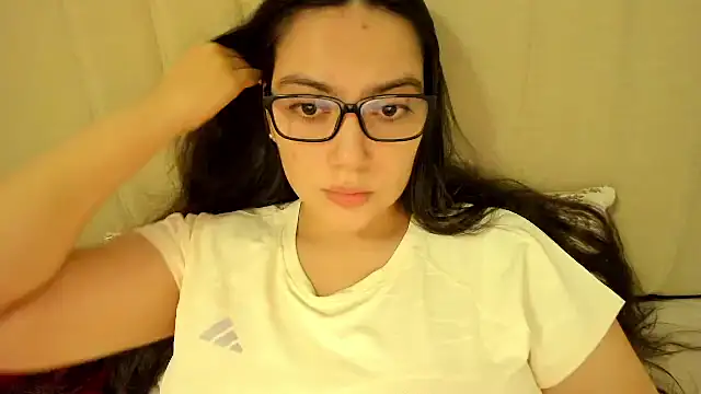 Snapshot of roniewester chatting on July 3, 2026, 10:27 pm roniewester online show from July 3, 2026, 10:27 pm