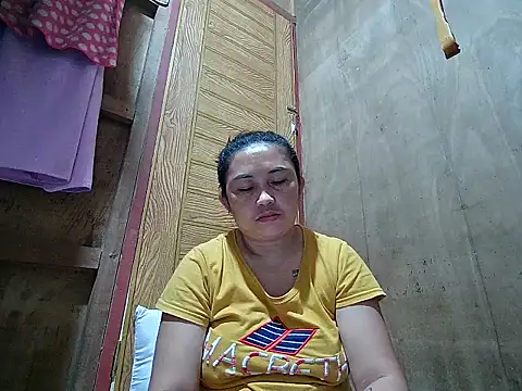 LalaiAsian online show from November 19, 2025, 12:21 am