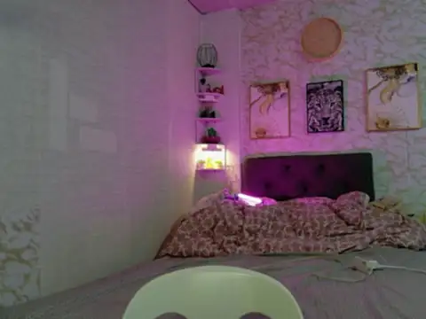 Hebefemme online show from March 6, 2026, 6:58 pm