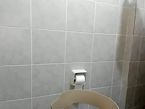 Hebefemme online show from February 11, 2026, 4:12 am