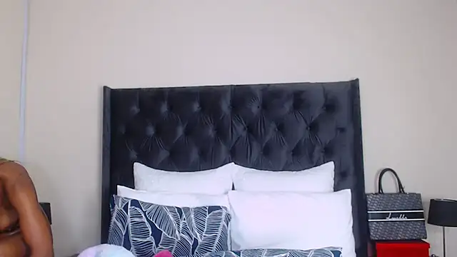 Snapshot of Sexynaughty_Gal chatting on February 2, 2025, 11:32 pm Sexynaughty Gal online show from February 2, 2025, 11:32 pm