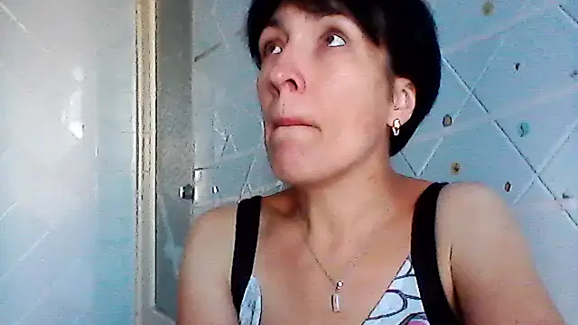Snapshot of SunnyAmorre chatting on September 11, 2025, 9:31 am SunnyAmorre online show from September 11, 2025, 9:31 am
