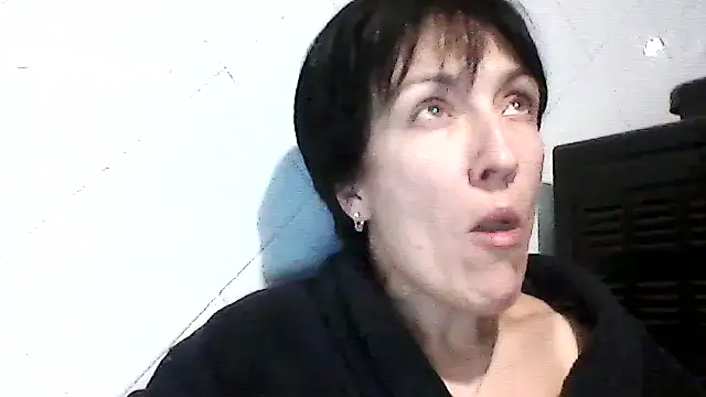 Snapshot of SunnyAmorre chatting on September 18, 2025, 8:23 pm SunnyAmorre online show from September 18, 2025, 8:23 pm