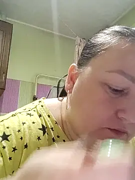 Snapshot of Rini333 chatting on November 19, 2025, 11:21 am Rini333 online show from November 19, 2025, 11:21 am