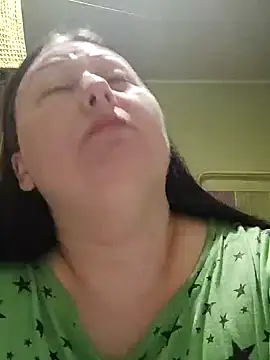 Snapshot of Rini333 chatting on October 28, 2025, 4:57 am Rini333 online show from October 28, 2025, 4:57 am