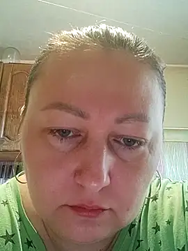 Snapshot of Rini333 chatting on July 10, 2026, 9:20 am Rini333 online show from July 10, 2026, 9:20 am