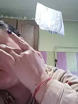 Rini333 online show from February 8, 2026, 8:12 am