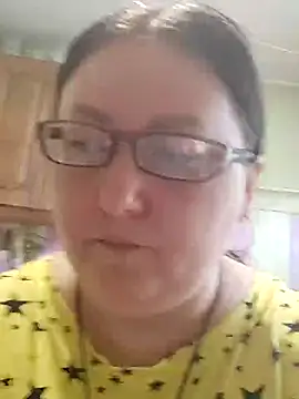 Snapshot of Rini333 chatting on September 12, 2025, 10:04 am Rini333 online show from September 12, 2025, 10:04 am