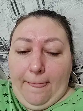 Snapshot of Rini333 chatting on November 14, 2025, 9:35 am Rini333 online show from November 14, 2025, 9:35 am