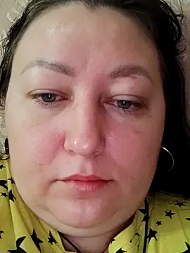 Snapshot of Rini333 chatting on October 4, 2025, 10:17 am Rini333 online show from October 4, 2025, 10:17 am