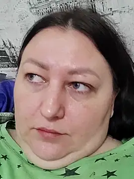 Snapshot of Rini333 chatting on October 13, 2025, 5:31 am Rini333 online show from October 13, 2025, 5:31 am