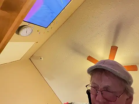 jck1m0t online show from February 19, 2025, 6:44 am