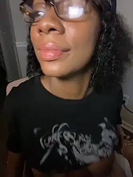 Snapshot of EatSweetMolly chatting on September 28, 2025, 11:50 am EatSweetMolly online show from September 28, 2025, 11:50 am