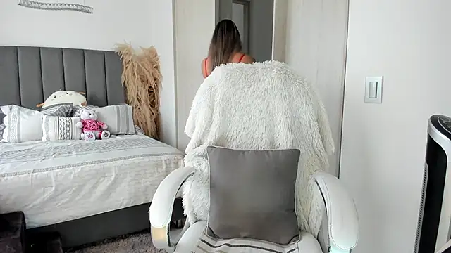 NatalieClark online show from April 17, 2026, 4:21 pm