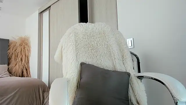 Snapshot of NatalieClark chatting on September 28, 2025, 1:51 pm NatalieClark online show from September 28, 2025, 1:51 pm