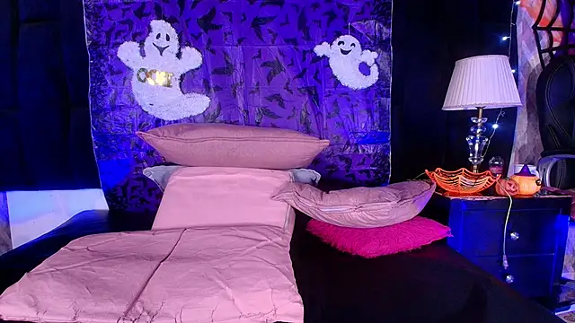 Snapshot of shelsyloreds chatting on October 18, 2025, 11:56 am shelsyloreds online show from October 18, 2025, 11:56 am