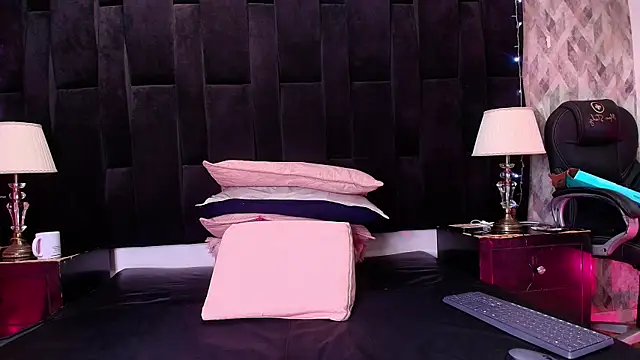 Snapshot of shelsyloreds chatting on November 8, 2025, 11:58 am shelsyloreds online show from November 8, 2025, 11:58 am