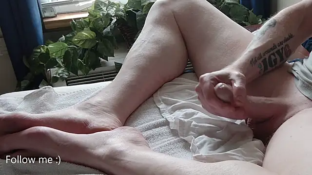 Snapshot of American_Dad chatting on September 25, 2025, 8:37 pm American Dad online show from September 25, 2025, 8:37 pm