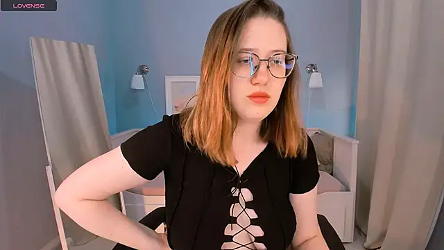 Snapshot of Charmy_Gracy chatting on September 9, 2025, 10:57 am Charmy Gracy online show from September 9, 2025, 10:57 am