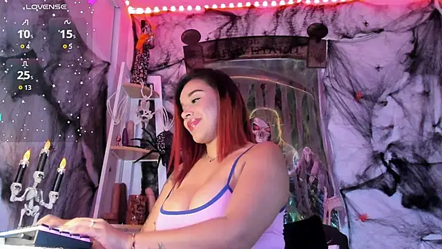 andrea lopezz  online show from October 9, 2025, 2:56 am