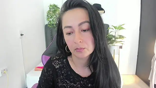 Snapshot of sahara1802 chatting on December 19, 2025, 9:00 am sahara1802 online show from December 19, 2025, 9:00 am