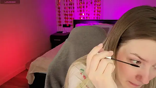 elinanortas online show from March 25, 2026, 6:02 am